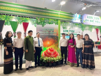 KON TUM – VÙNG ĐẤT HUYỀN THOẠI TỎA SÁNG TẠI TRIỂN LÃM “KHÔNG GIAN DU LỊCH, DI SẢN VĂN HÓA, DANH THẮNG VÀ SẢN PHẨM THỦ CÔNG TRUYỀN THỐNG VIỆT NAM”